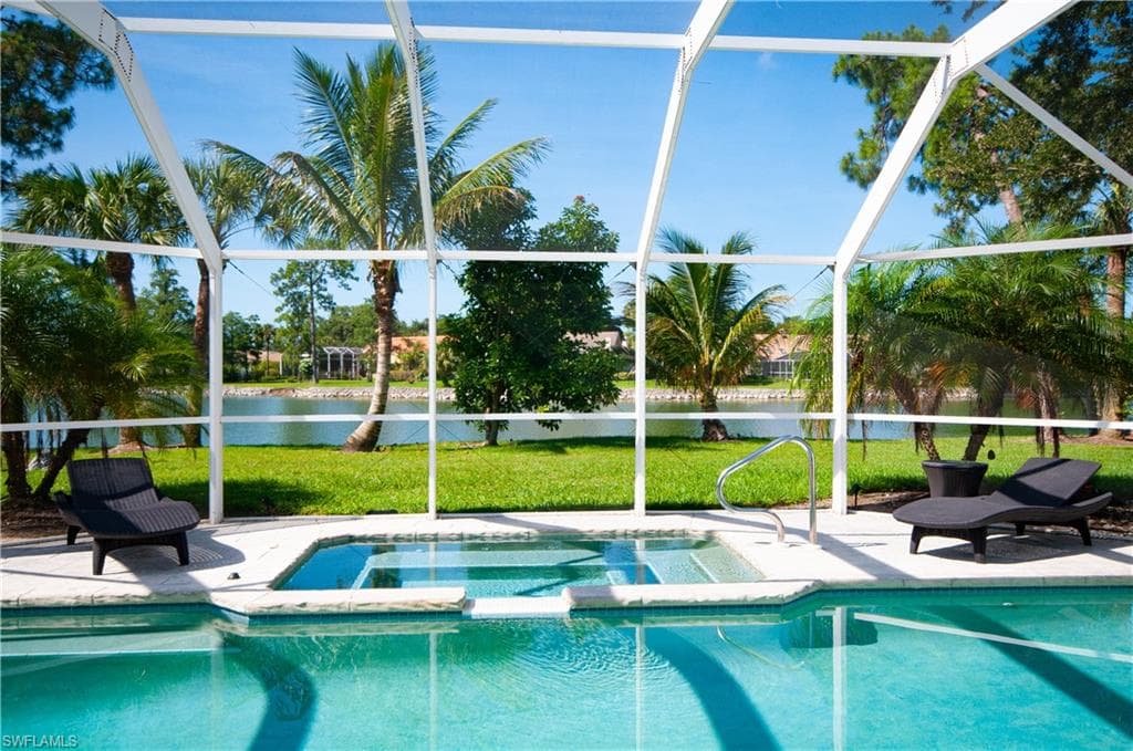 559 Henley DR-37