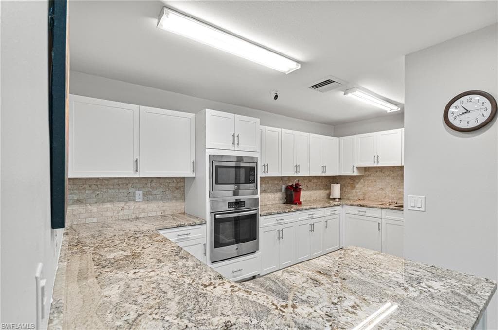 559 Henley DR-48