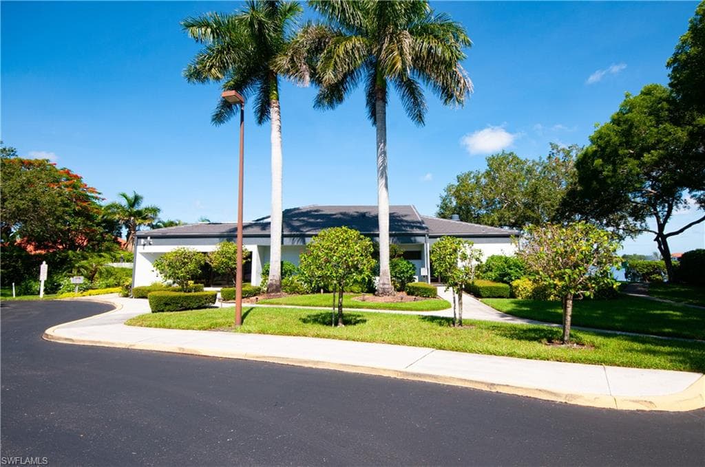 559 Henley DR-44