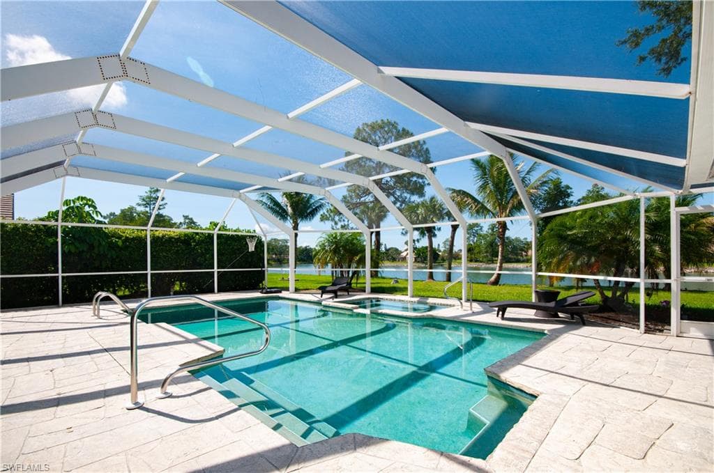 559 Henley DR-35