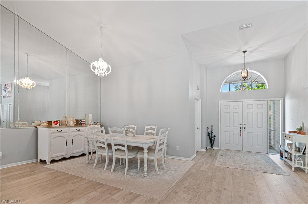 559 Henley DR-8
