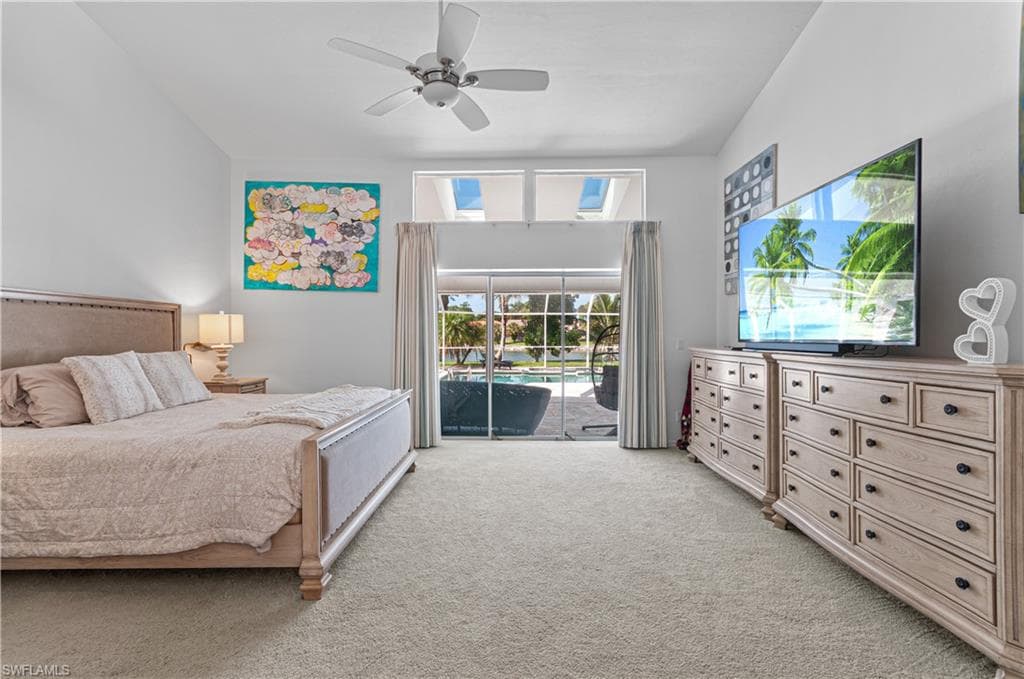 559 Henley DR-21