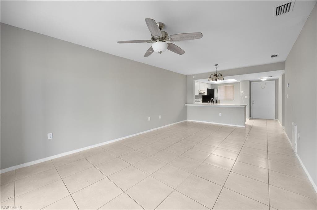 2700 Park Windsor DR 714-7