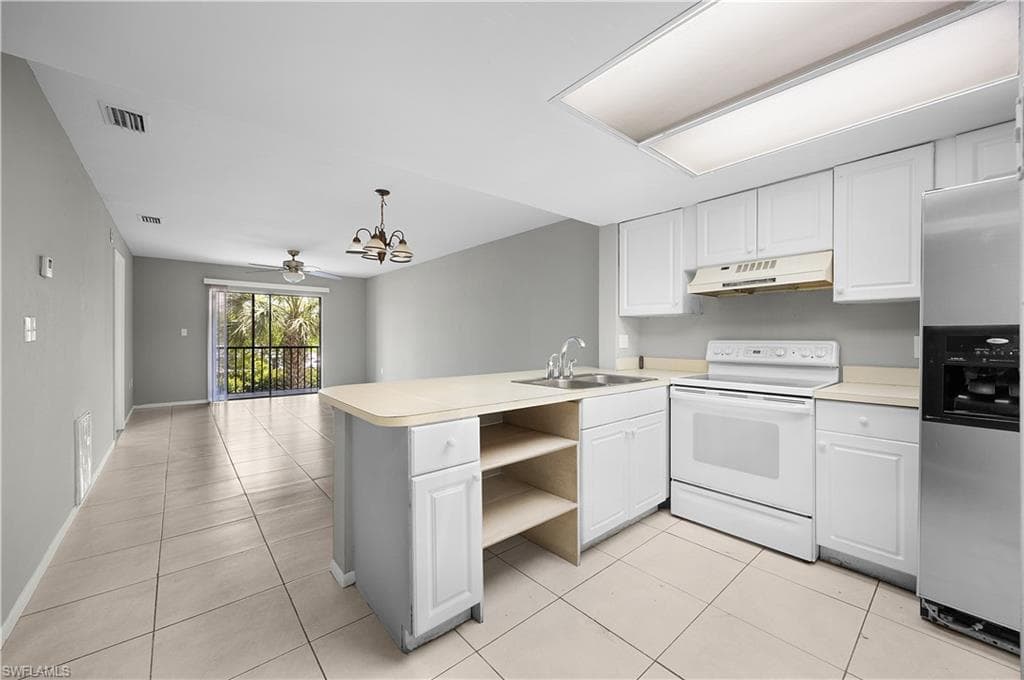 2700 Park Windsor DR 714-3