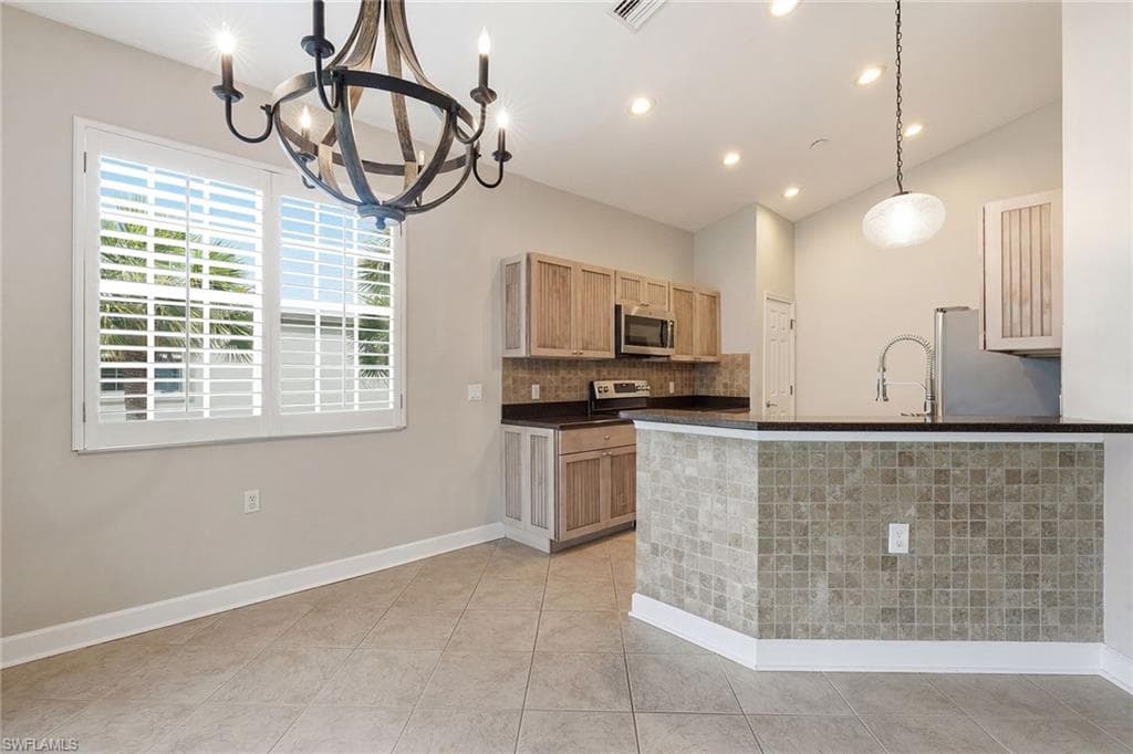 10462 Autumn Breeze DR 202-5