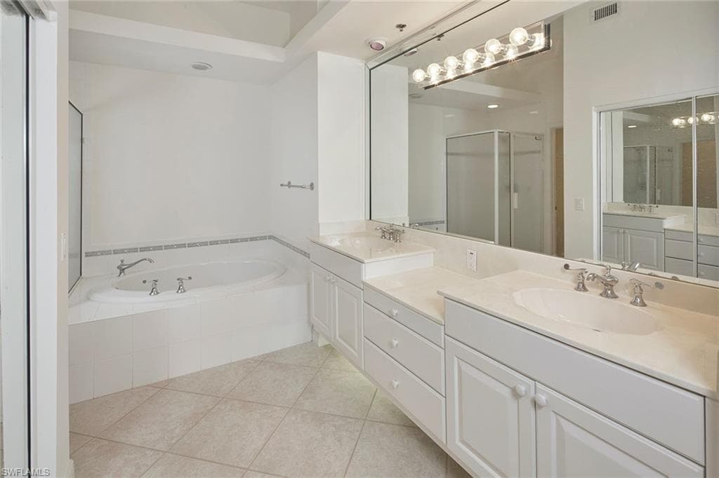2405 Hidden Lake DR 4705-12
