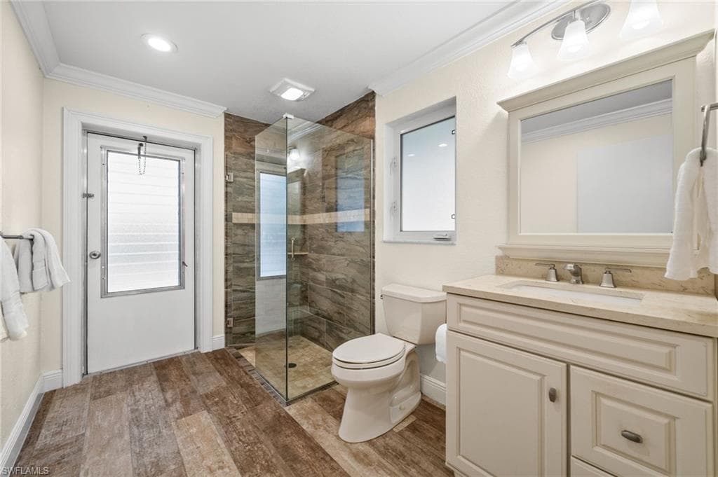 421 Palm River BLVD-28