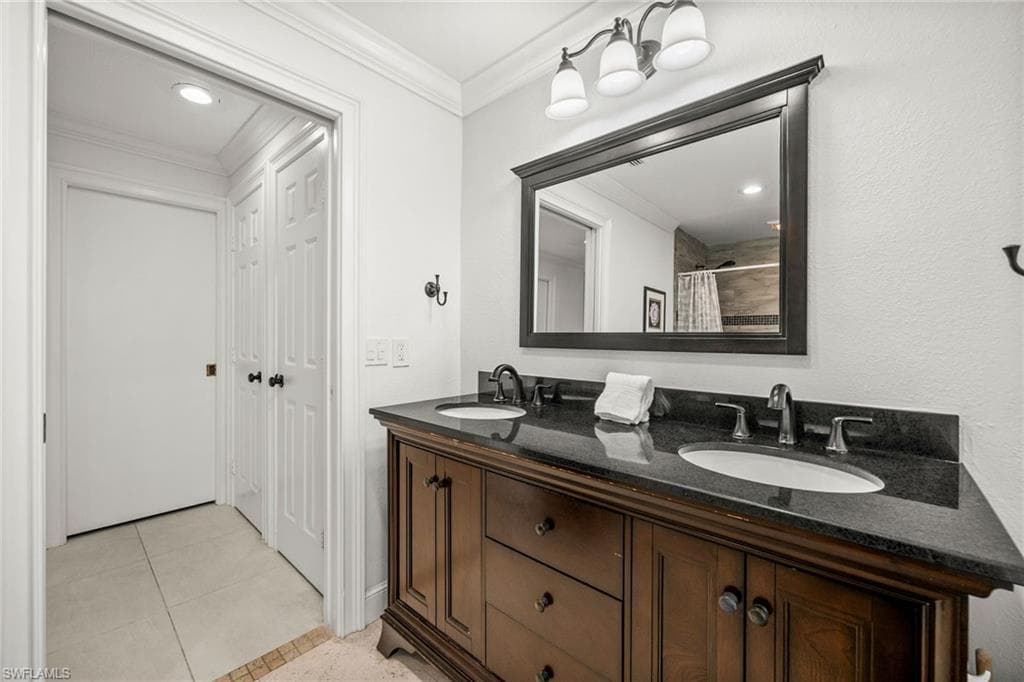421 Palm River BLVD-24