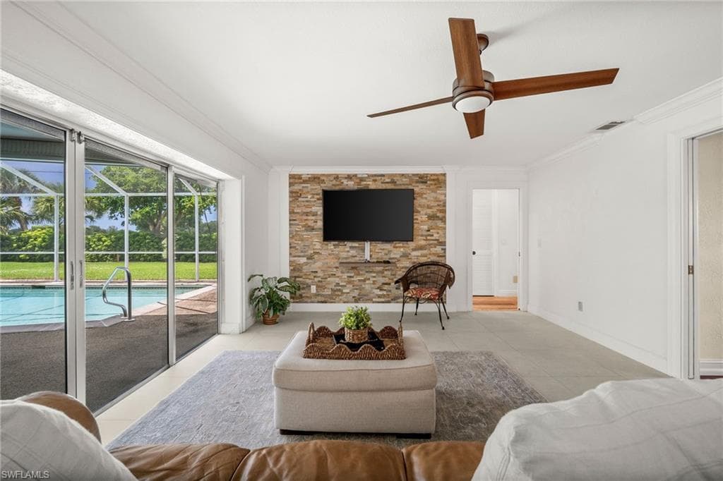 421 Palm River BLVD-10