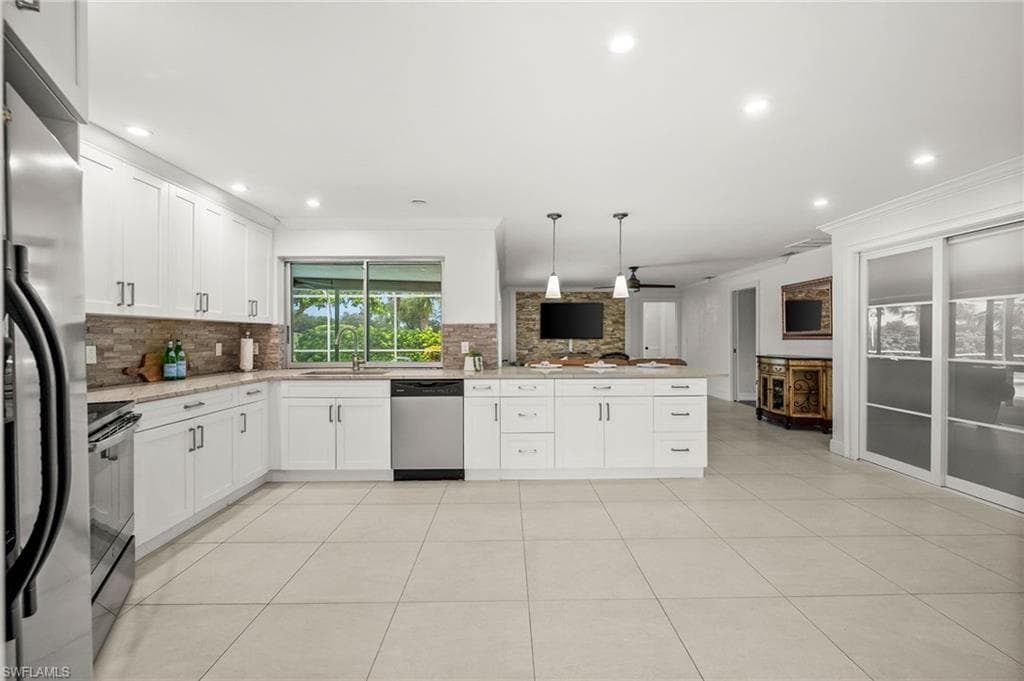 421 Palm River BLVD-4