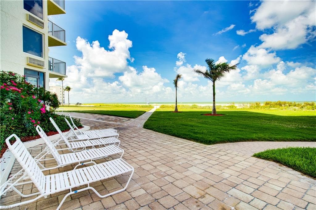 7330 Estero BLVD 601-18
