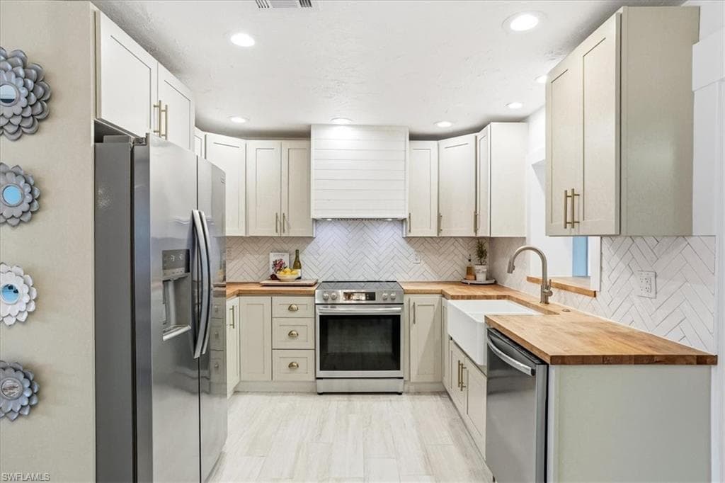 3880 Estey AVE-6