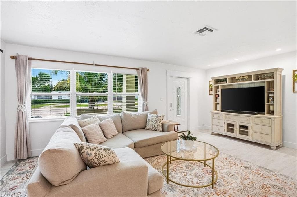 3880 Estey AVE-3