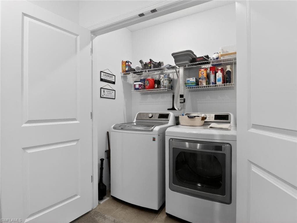 1672 Lake Jessup CIR-32
