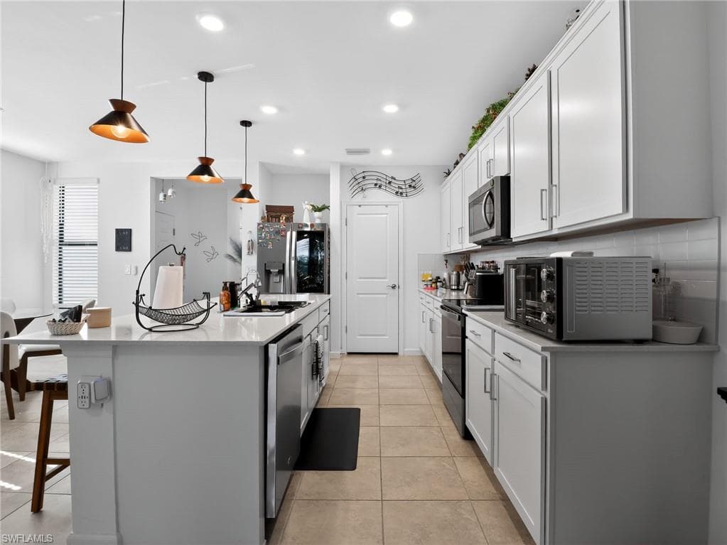 1672 Lake Jessup CIR-9