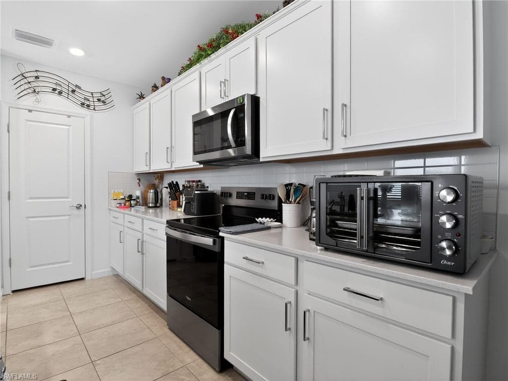 1672 Lake Jessup CIR-10