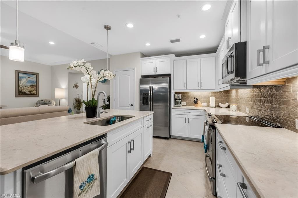 6959 Avalon CIR 1702-3