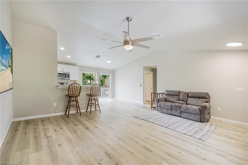 211 Palmacea RD-9