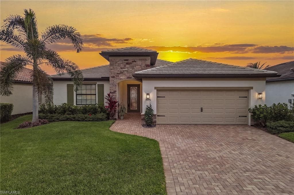 9396 Glenforest DR-35