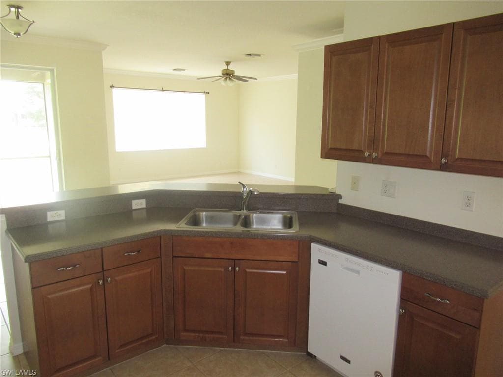 13696 Troia DR-6