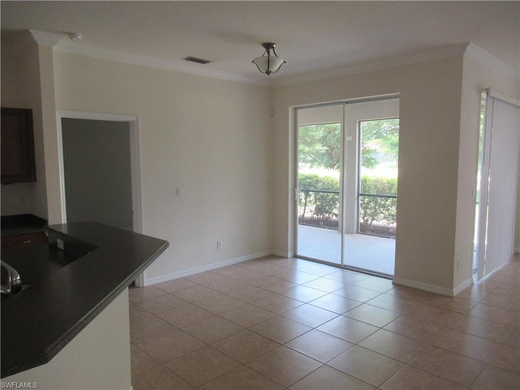 13696 Troia DR-16