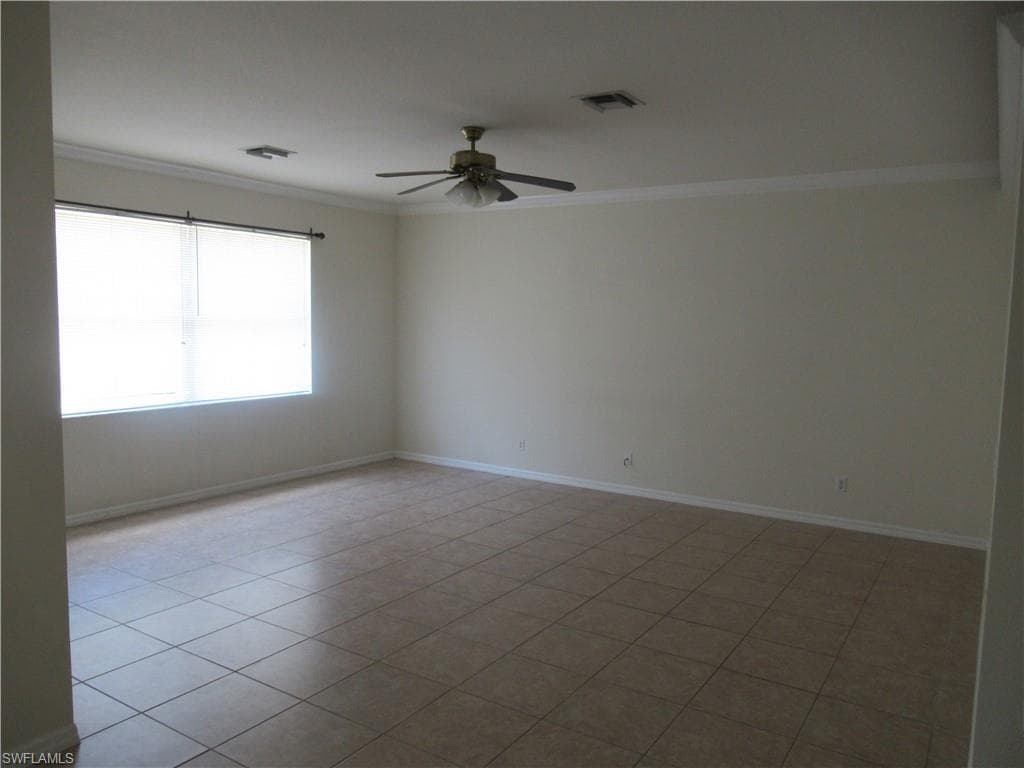 13696 Troia DR-8