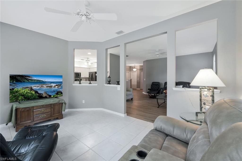 1340 Charleston Square DR 101-5