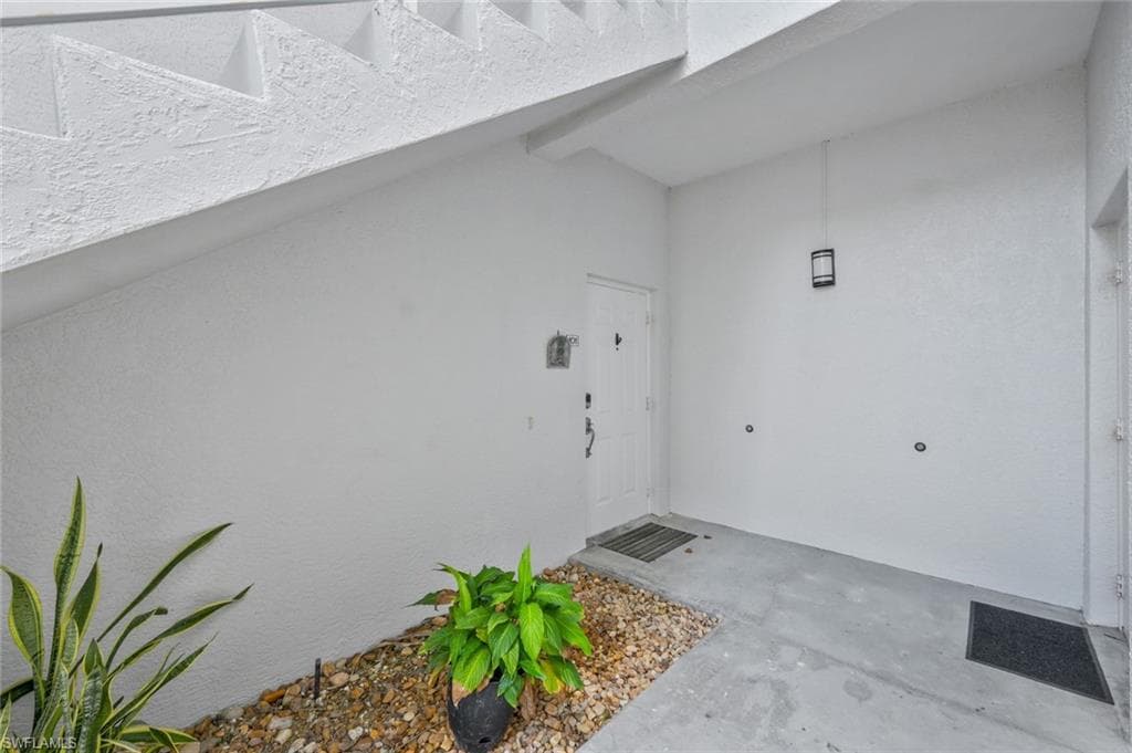 1340 Charleston Square DR 101-18