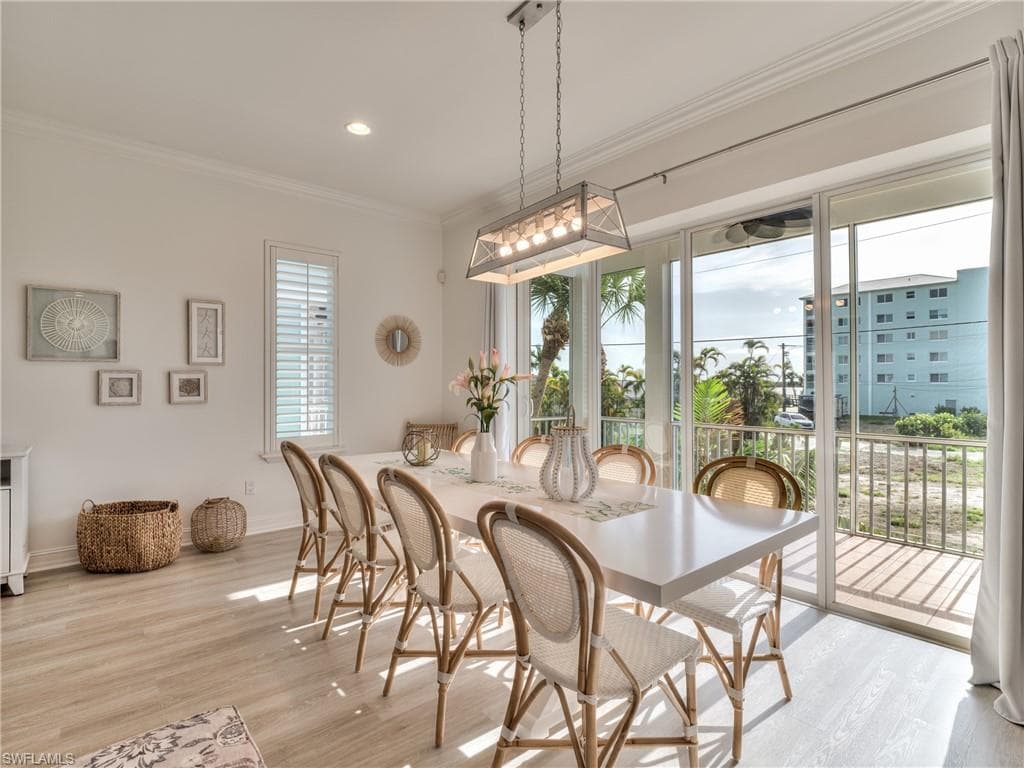 282 Delmar AVE-18