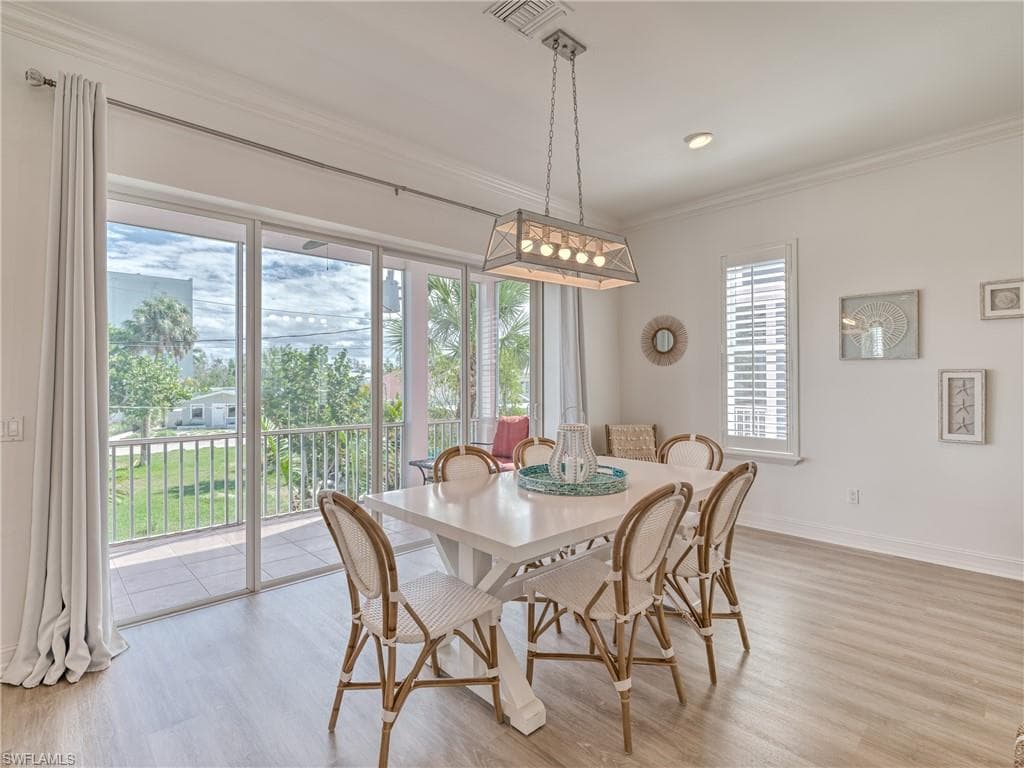 276 Delmar AVE-13