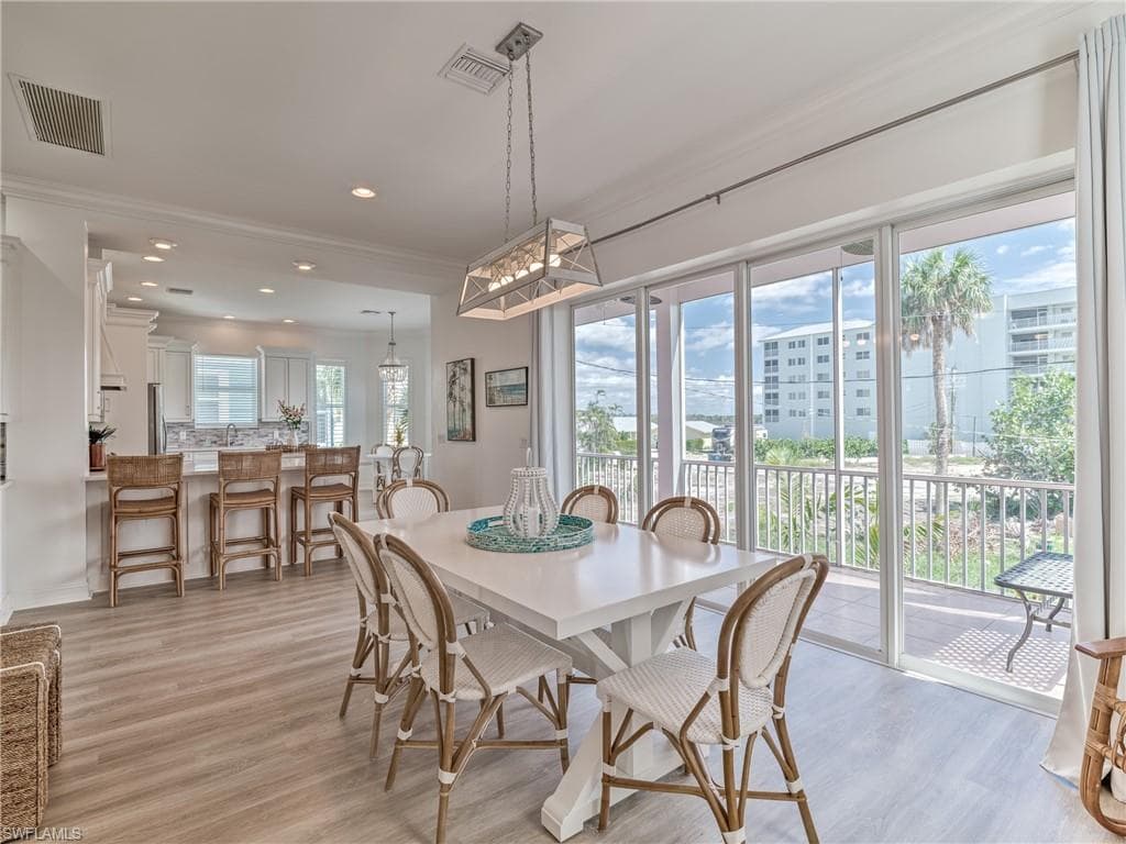276 Delmar AVE-12