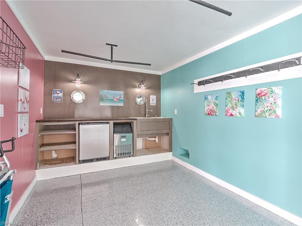 276 Delmar AVE-35