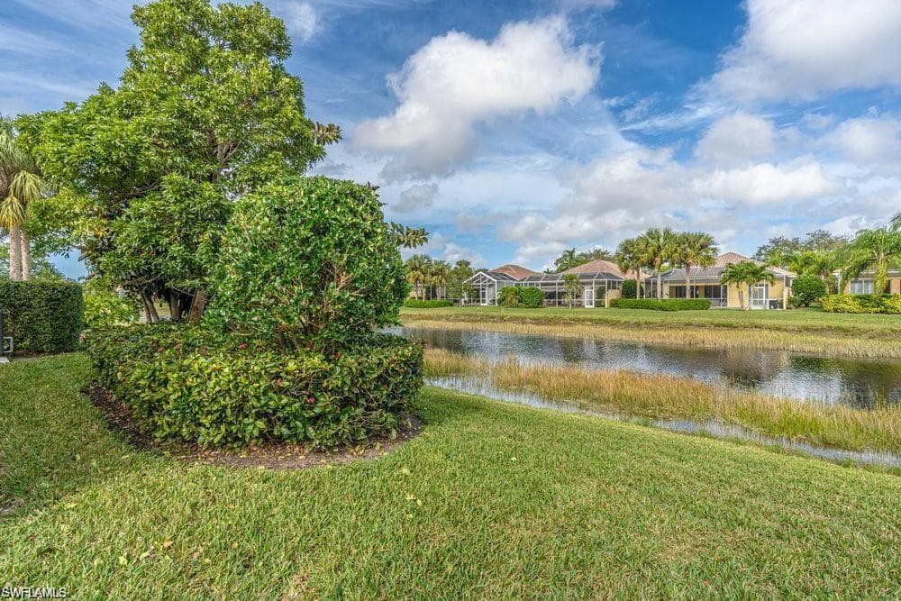 7687 Hernando CT-7