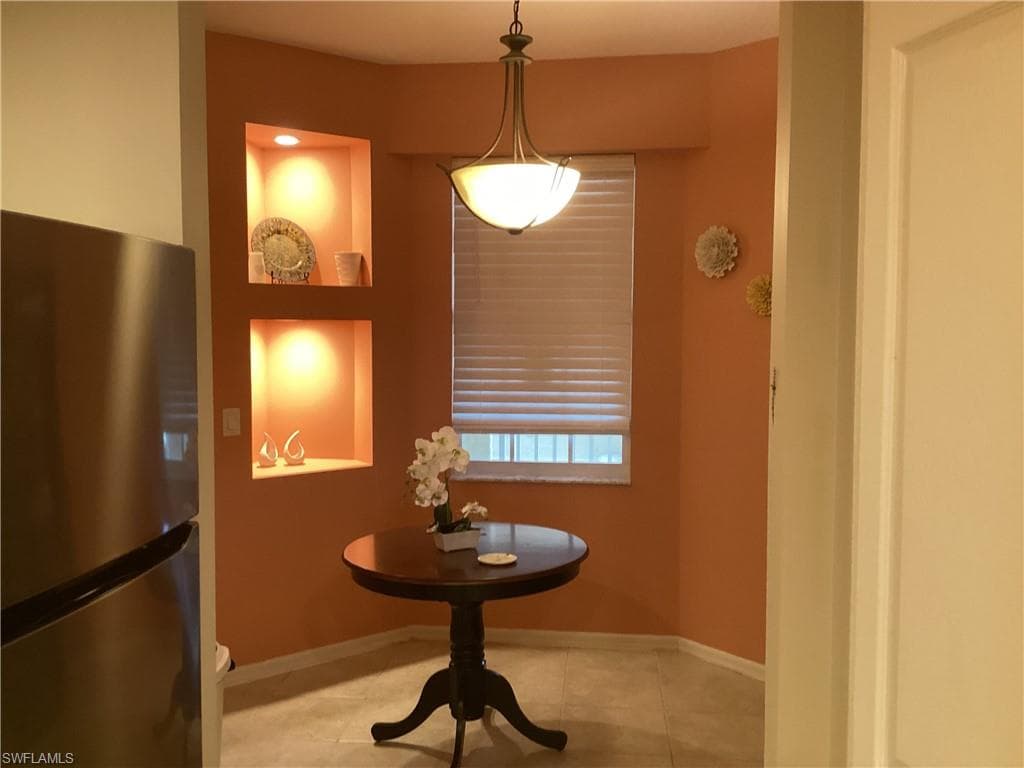 1121 Van Loon Commons CIR 304-17
