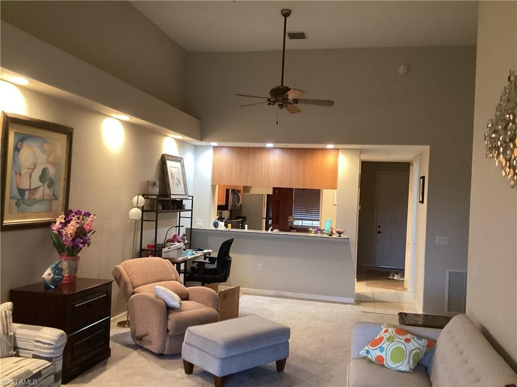 1121 Van Loon Commons CIR 304-12