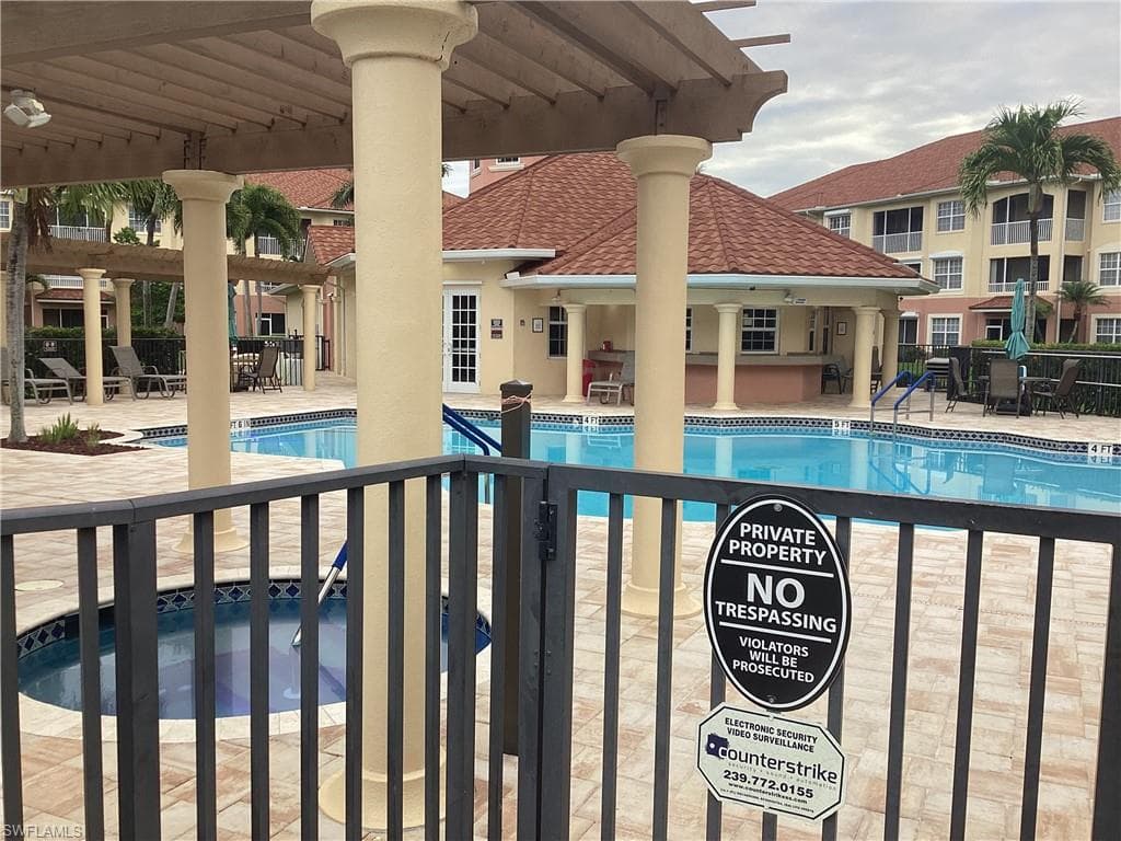 1121 Van Loon Commons CIR 304-1
