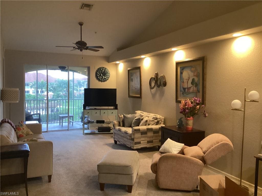 1121 Van Loon Commons CIR 304-8