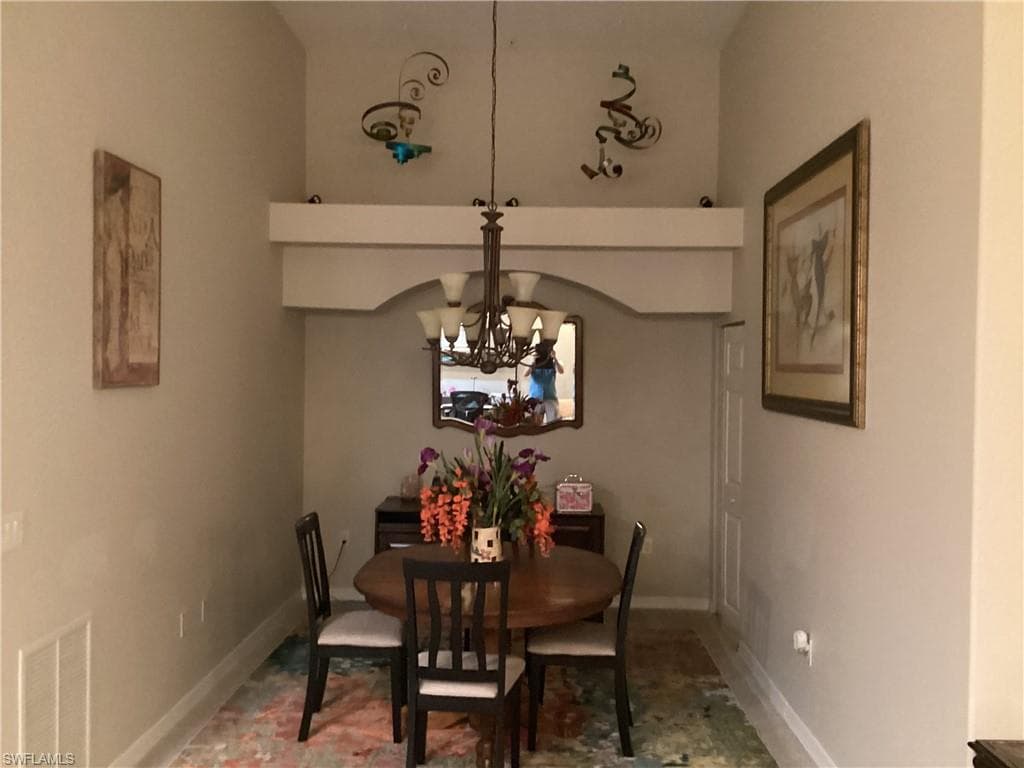 1121 Van Loon Commons CIR 304-21