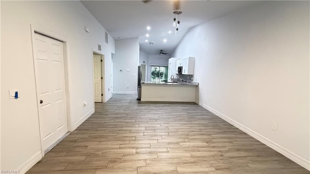 2413 Delta AVE N-3