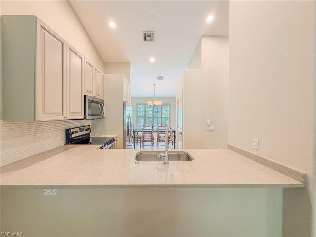 3510 AVION WOODS CT 104-16