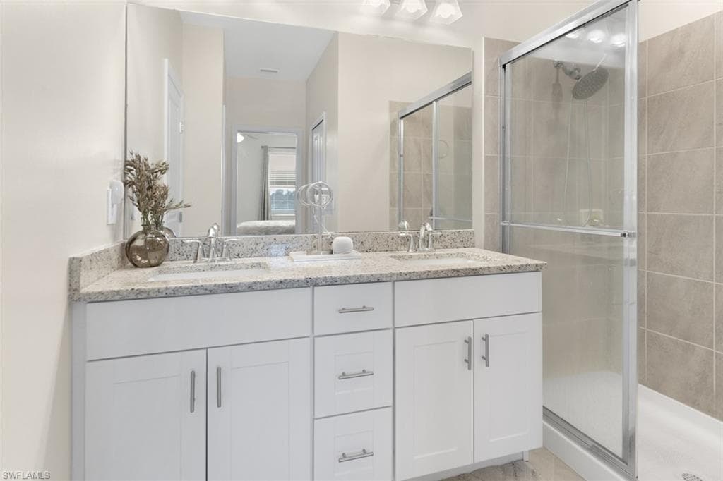 14195 Pine Lodge LN-17