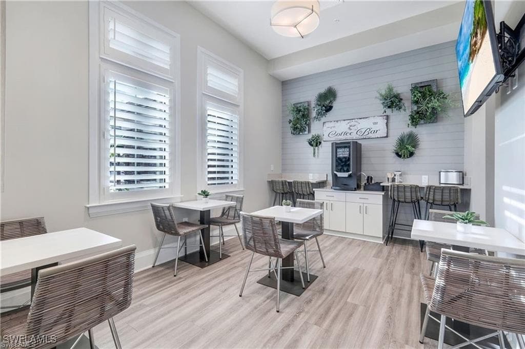 14195 Pine Lodge LN-32