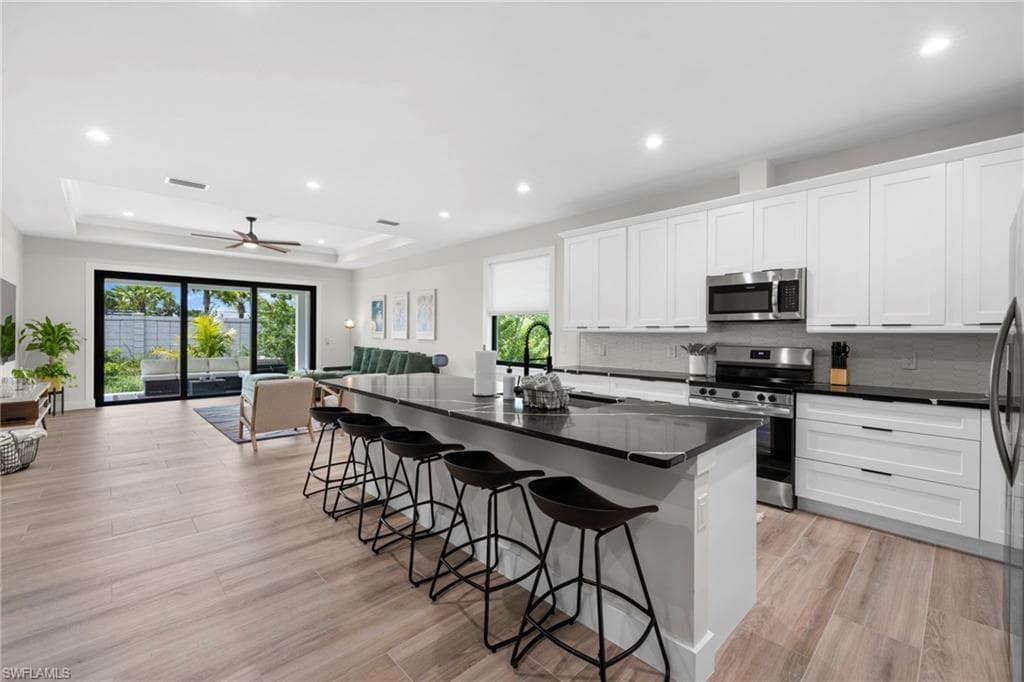 3032 Woodside AVE-6