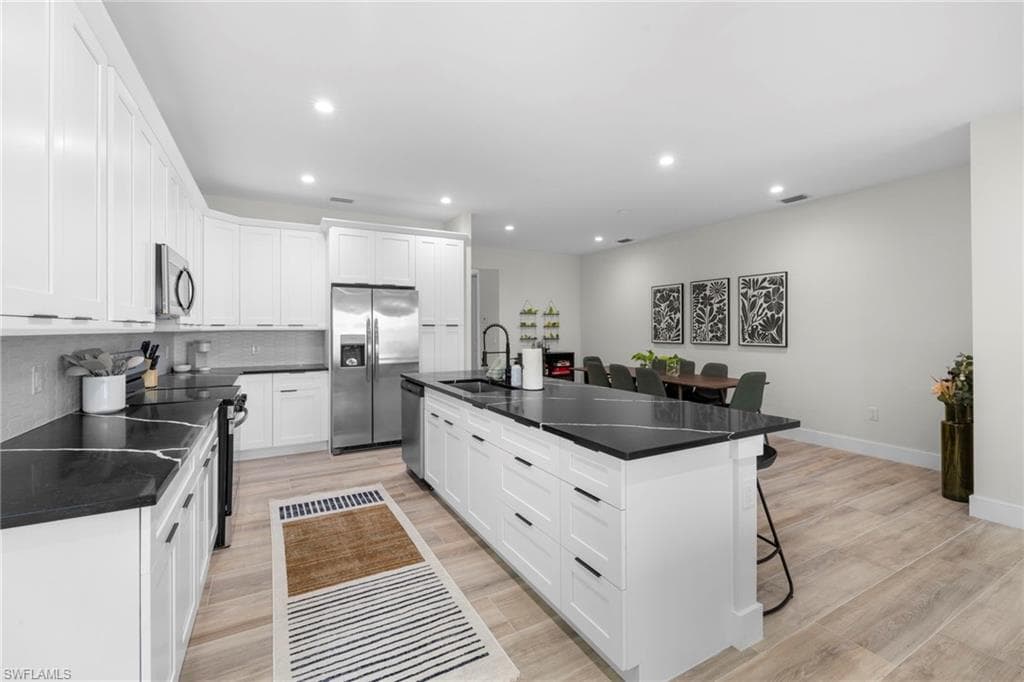 3032 Woodside AVE-10
