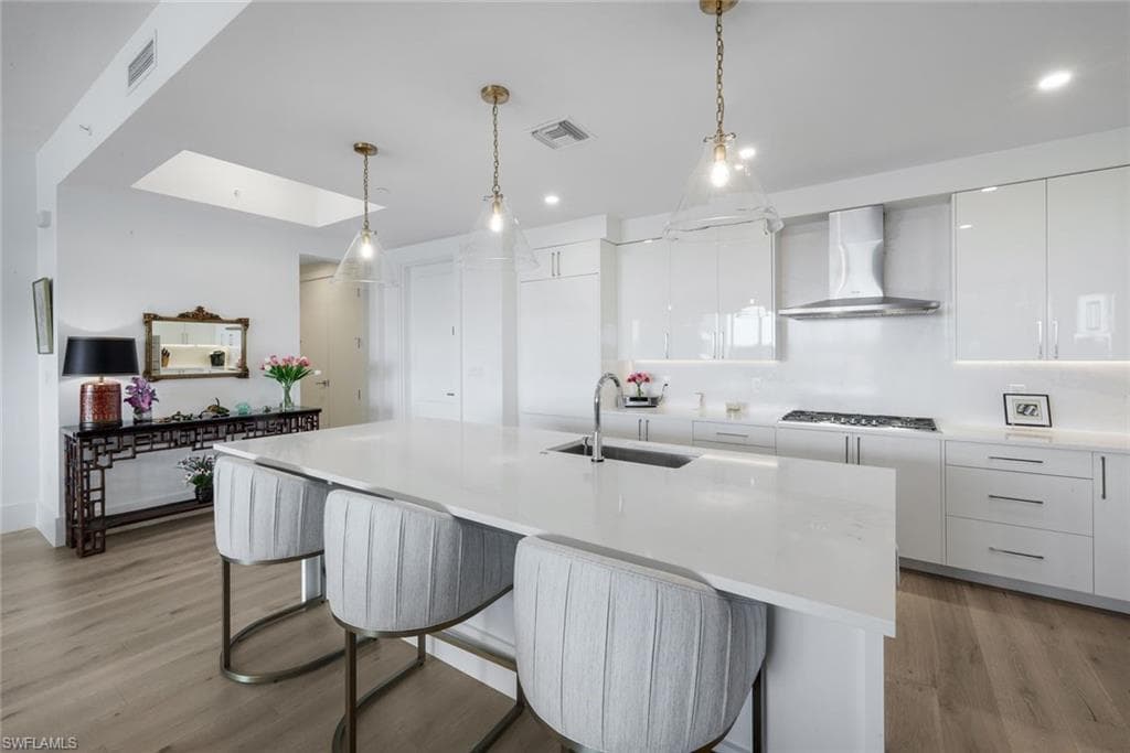 1125 Central AVE 571-5