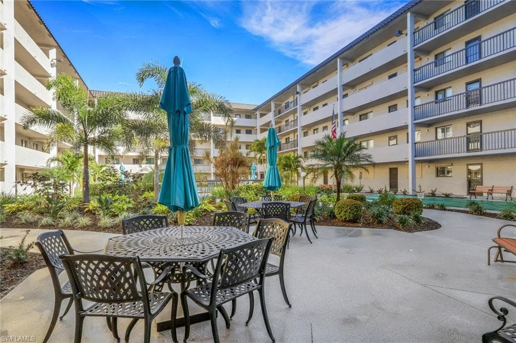 2121 Collier AVE 508-24