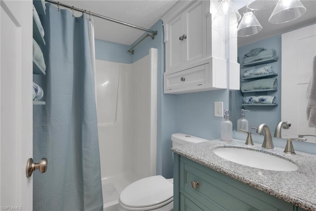 2121 Collier AVE 508-15