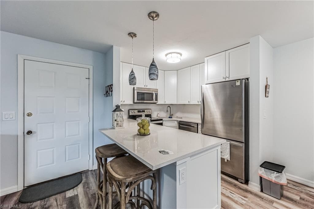 8081 Woods CIR 10-11