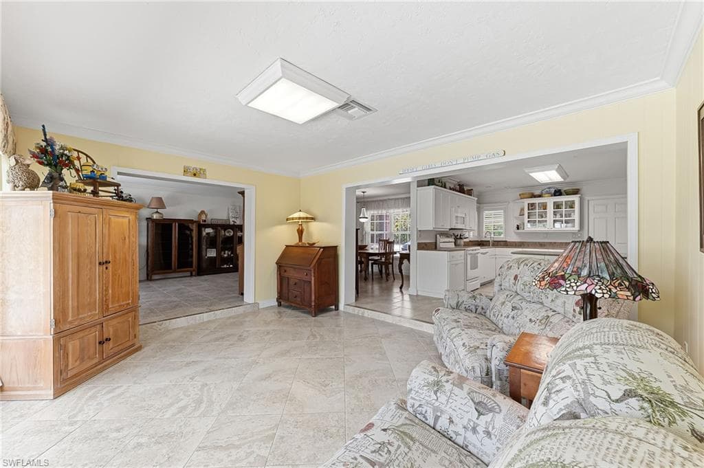 1441 Whiskey Creek DR-18