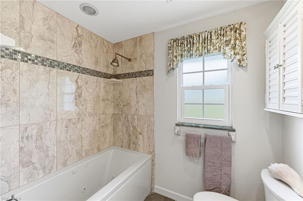 1441 Whiskey Creek DR-28